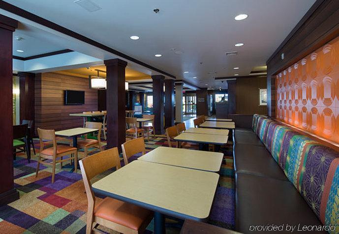 Fairfield Inn And Suites By Marriott Тифтон Экстерьер фото